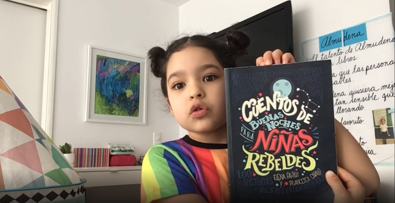 Niña sensibiliza y enseña sobre temas LGBT+