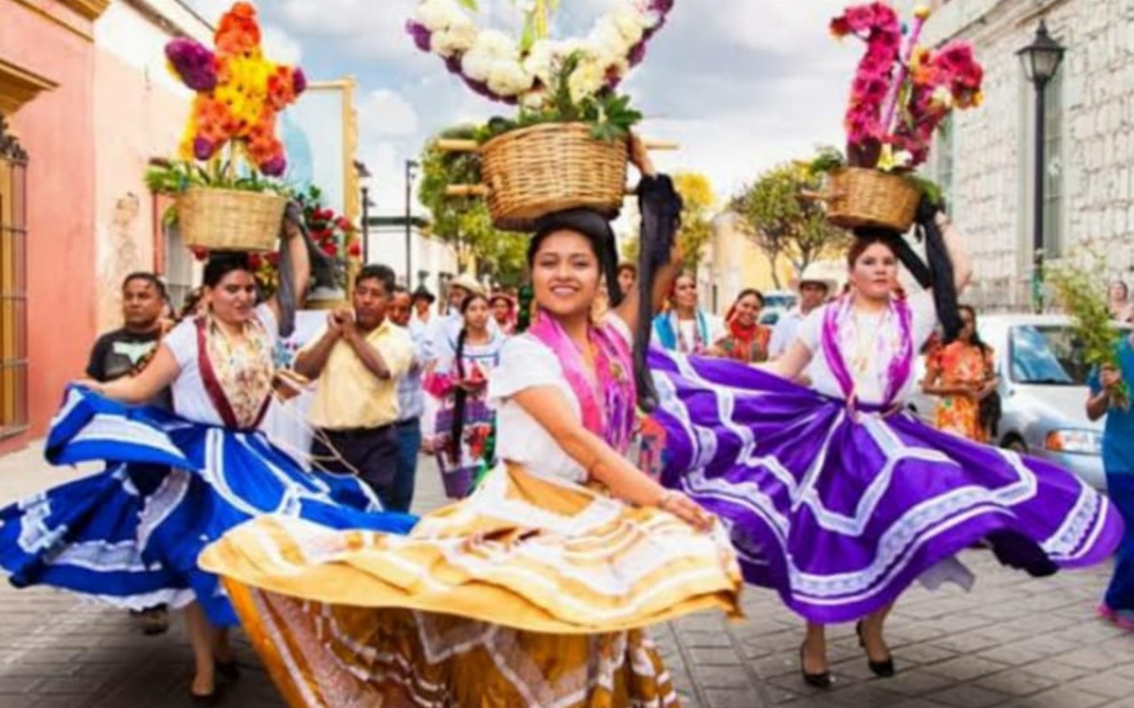Este sábado se realizará la primera Guelaguetza Muxe Virtual Este sábado se realizará la primera Guelaguetza Muxe Virtual