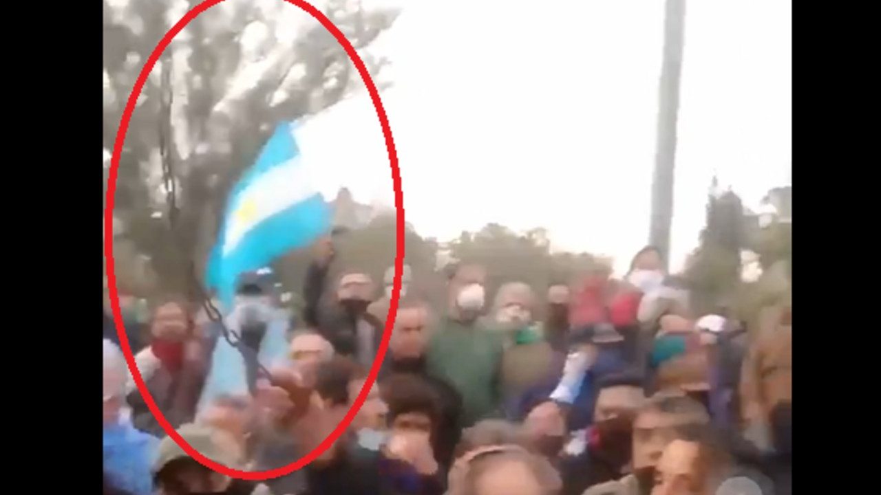 homófobo cadena bandera lgbt