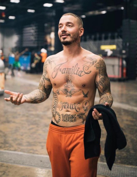 J Balvin reguetoneros latinos guapos