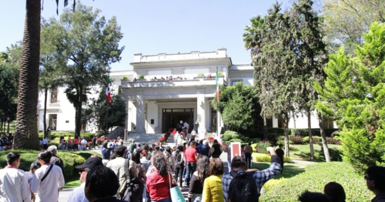 artista-trans-los-pinos artista-trans-los-pinos