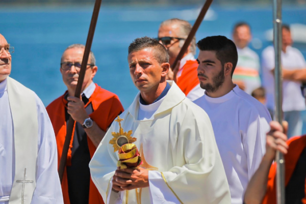 portugal-sacerdotes-guapos
