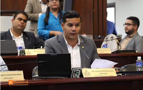 Rony Martínez es un diputado en el Congreso de Honduras.