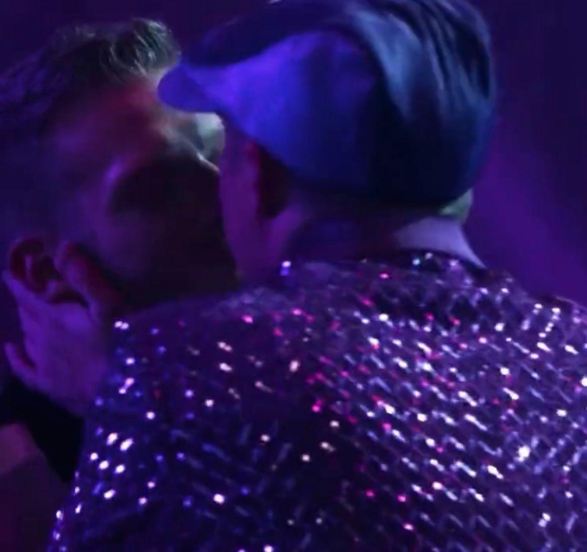 Ryan Evans gay Lucas Grabeel high school muscial beso