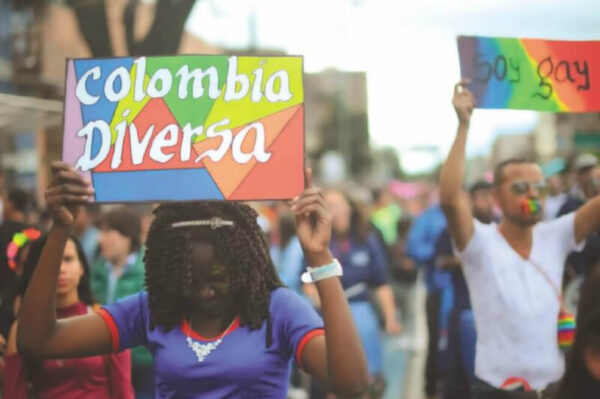 Marcha de la cominidad LGBT+ en Colombia