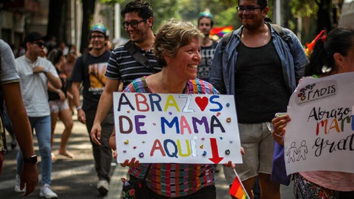 Salir del clóset como gay LGBT+ con mi mamá