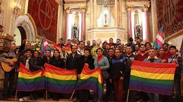 Organización LGBT San Aelredo en misa de aniversario