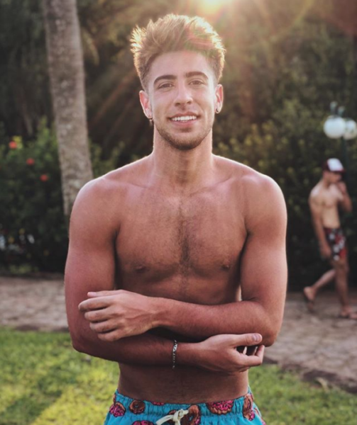 Alejo Igoa latinos gays