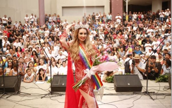 Paty Navidad es de los famosos falsos aliados LGBT