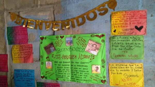 joven gay pide apoyo para conseguir una prótesis