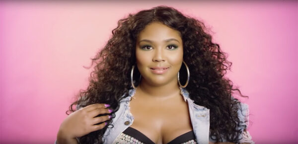 Lizzo celebridades lgbtq+ redes sociales