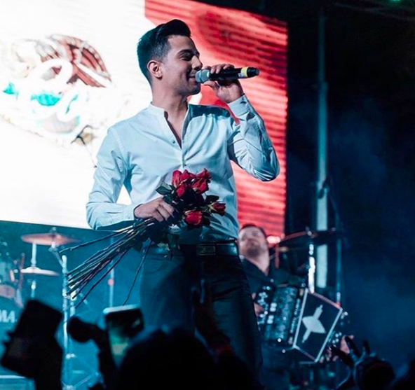 Luis Coronel presuntamente canceló uno de sus conciertos por un show travesti.