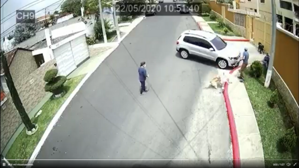 video del ataque homofóbico a pareja gay en Guatemala