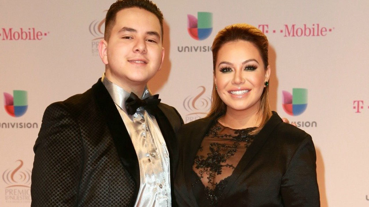 Johny López es de los hijos de famosos mexicanos que son gay.