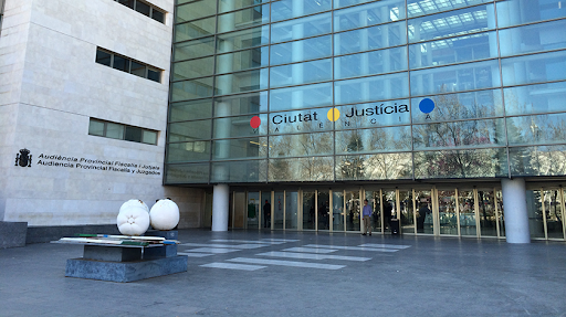 El juicio contra el agresor de la pareja gay se llevó a cabo en la Ciudad de la Justicia de Valencia