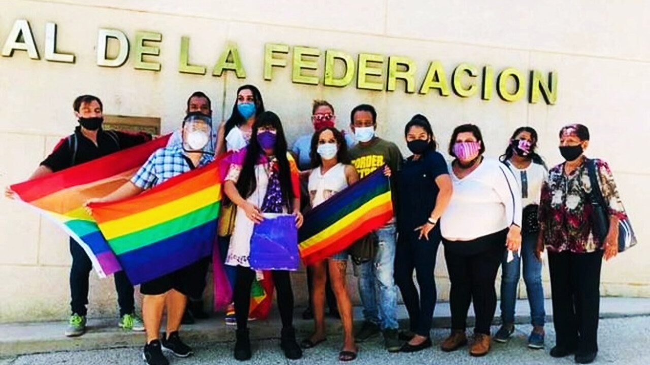 Activistas LGBT+ huelga de hambre