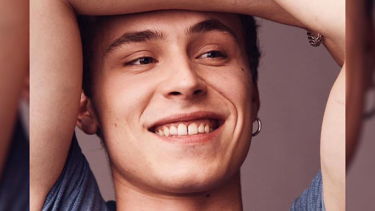 actor Arón Piper gay