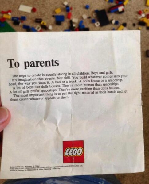 Carta de Lego que le da una lección a los padres.