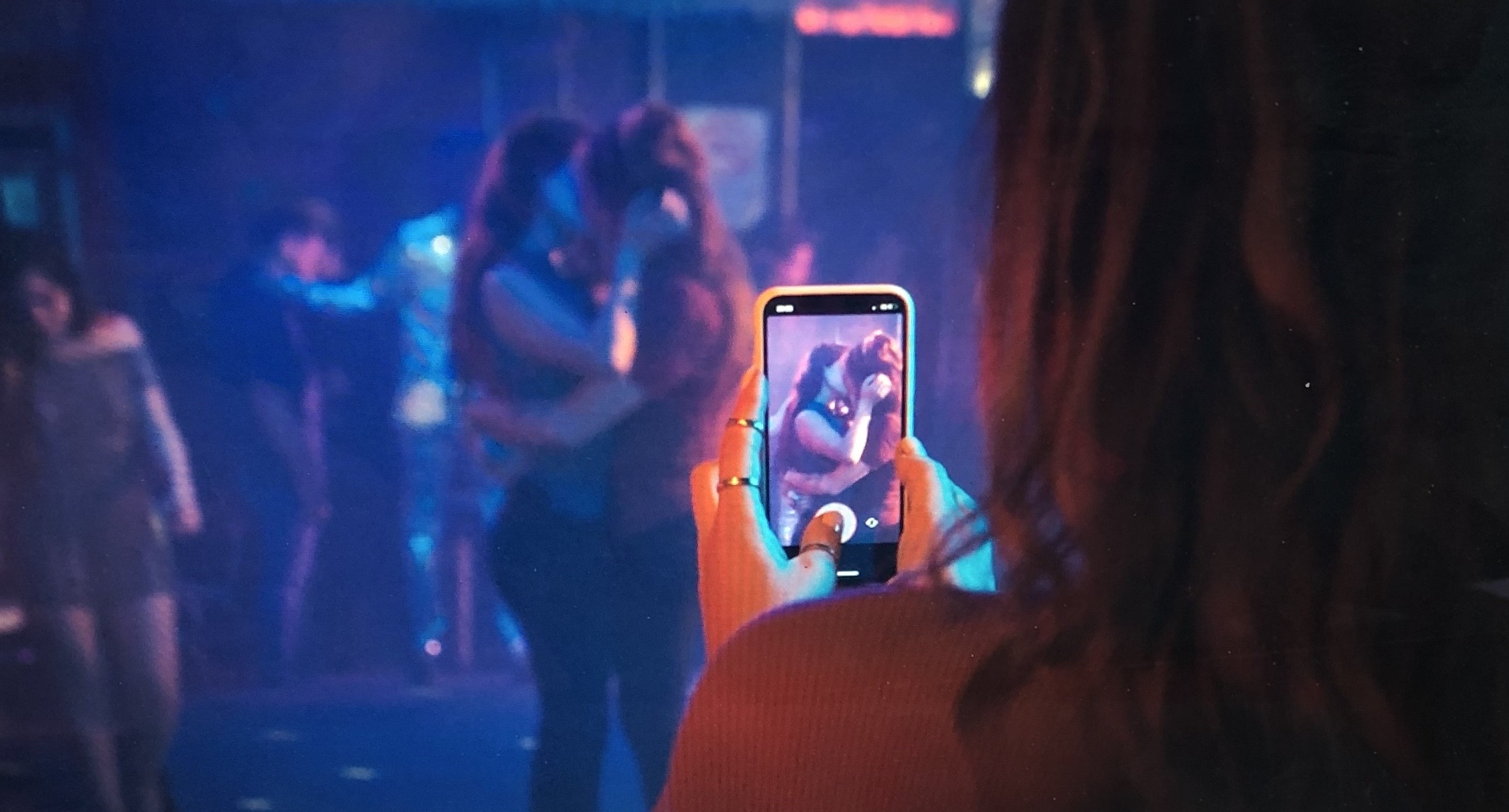 censura beso lésbico Cindy la regia