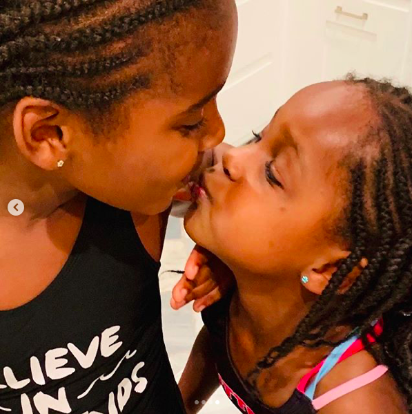 Charlize Theron fotos hijas