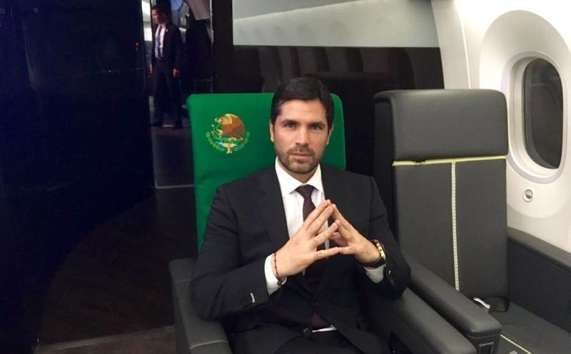 Eduardo Verástegui en el avión presidencial, por lo que se suscitó el supuesto romance con EPN