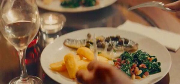 Una cena a distancia puede ser una gran cita virtual.