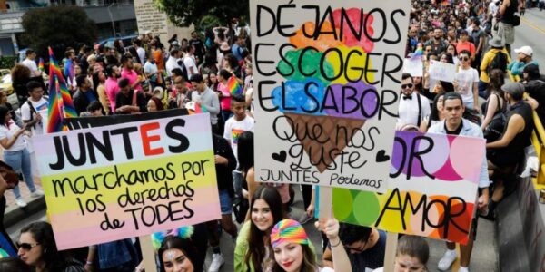 Protesta por el matrimonio igualitario en Colombia.