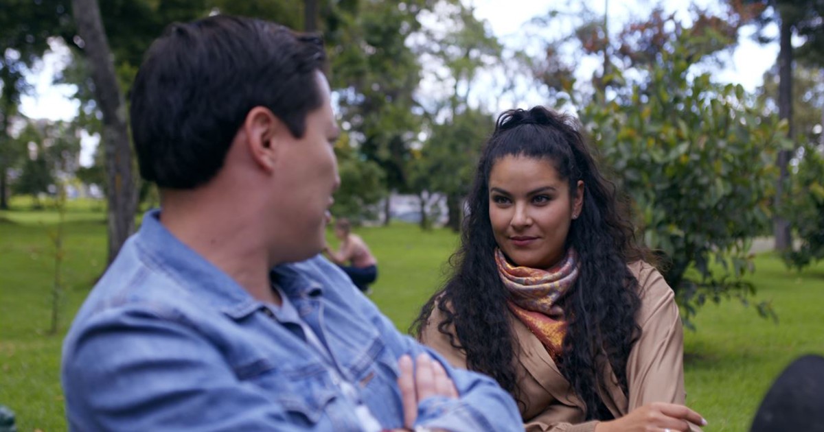 Litzy en su papel lésbico