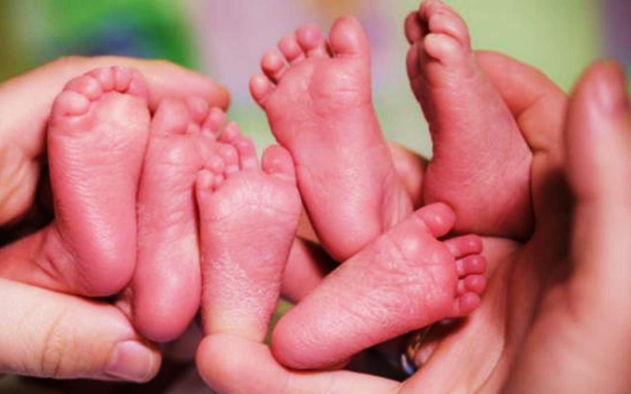 madres-lesbianas-trillizos-Jalisco madres lesbianas trillizos jalisco