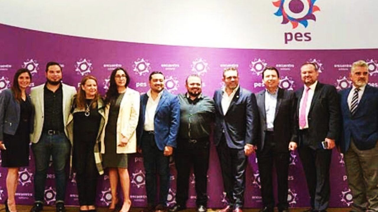 militantes del partido Encuentro Solidario