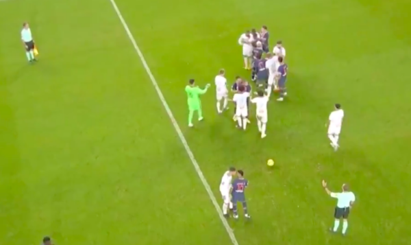 Partido en el que Neymar pudo haber usado insultos homofóbicos.