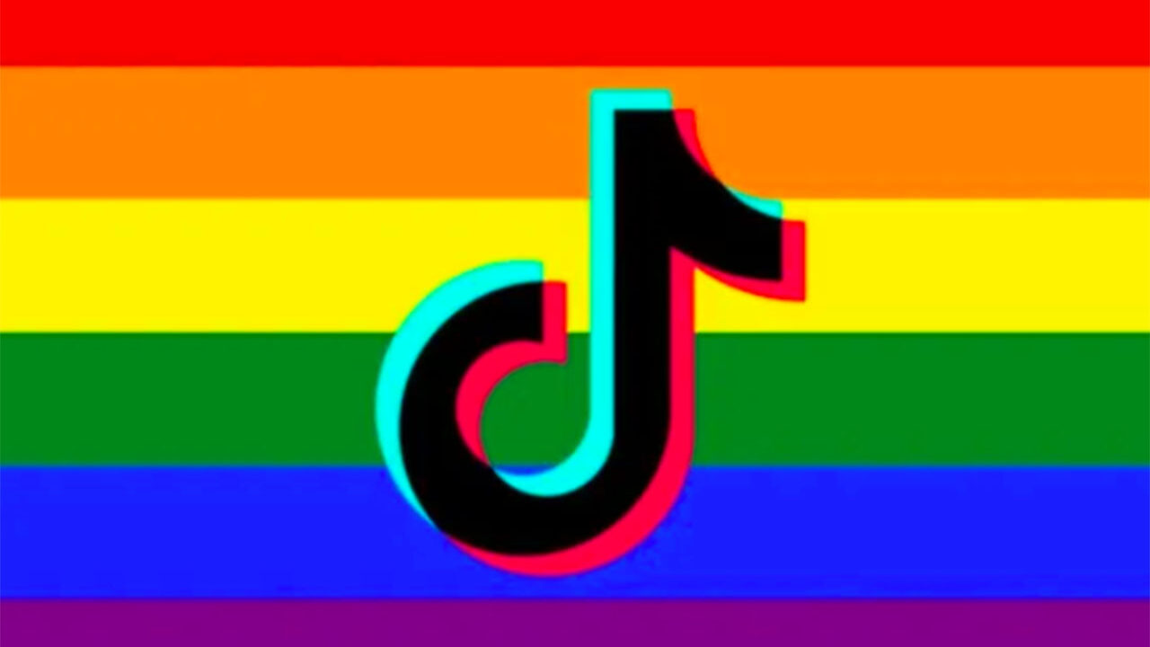 TikTok reveló que sí esconde deliberadamente el contenido LGBT+.