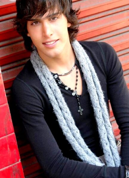 Roberto Carlo, en el momento en que recibió el acoso de un productor.