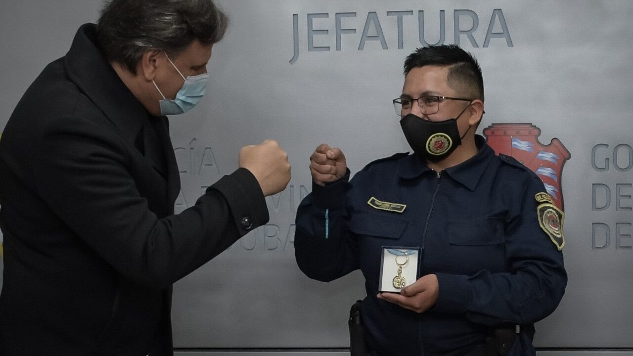 Thiago Mendoza, policía trans de Córdoba, Argentina