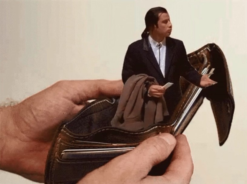 John Travolta cartera