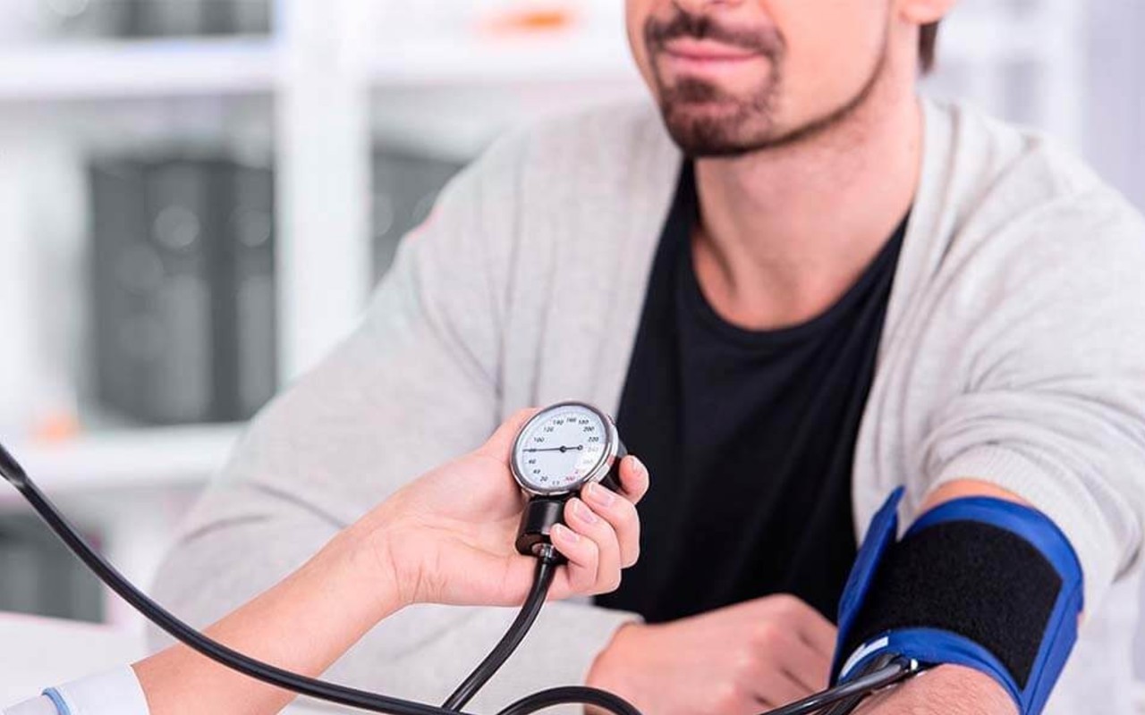 hipertensión riesgos personas VIH covid