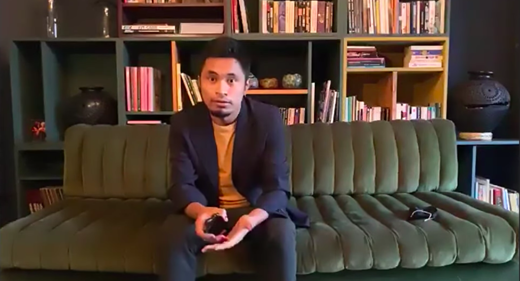 Axel Bautista en una transmisión en vivo de Inspira A.C. donde habló del racismo en apps de ligue gay.