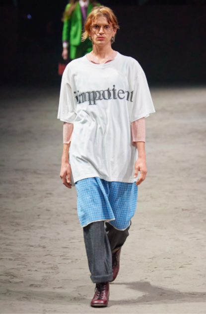 Uno de los vestuarios presentados en la última colección de Gucci