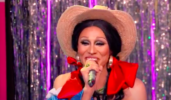 Johnny Carmona critica India María