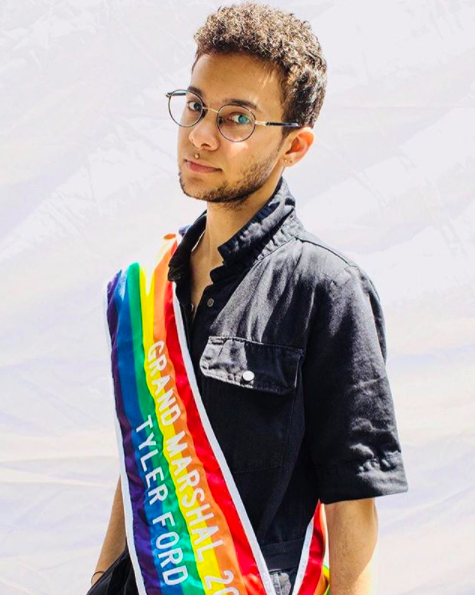 Tyler Ford amigos lgbt video ariana grande