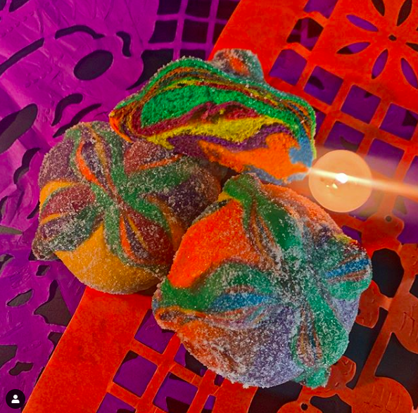 compra pan de muerto de arcoíris