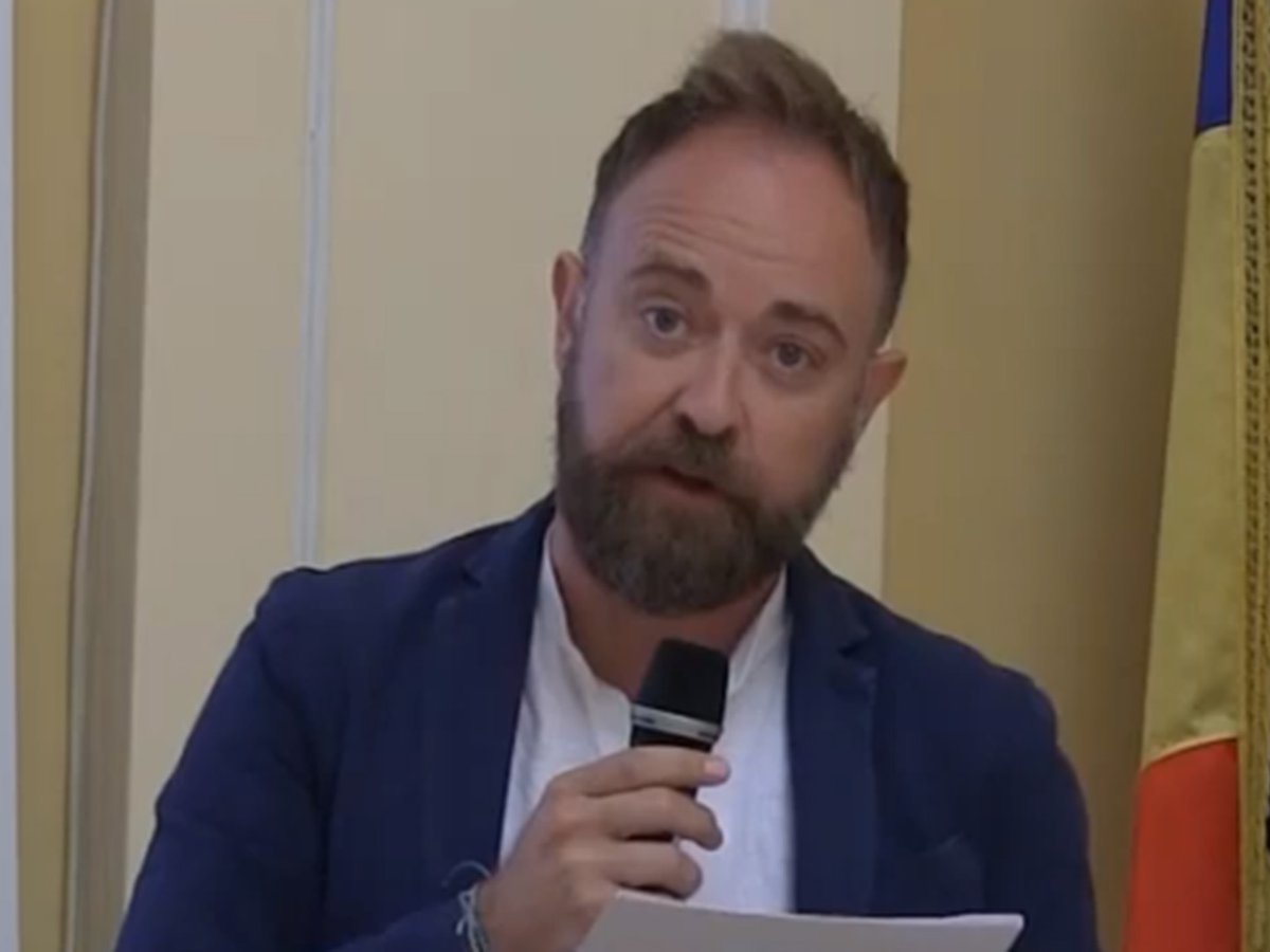 Javier Vilalta ocultó su orientación y lo condenaron