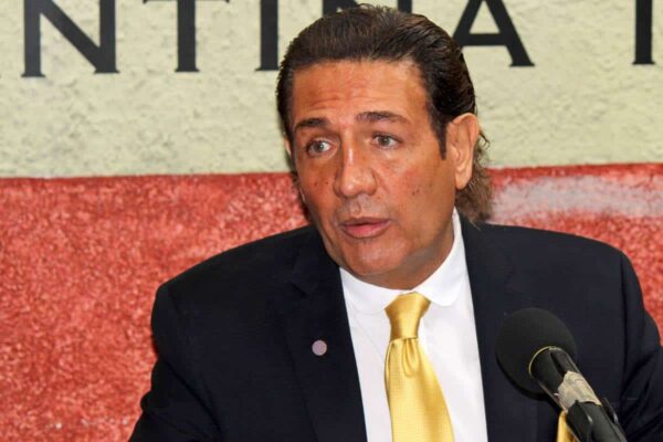 Escándalos gays famosos