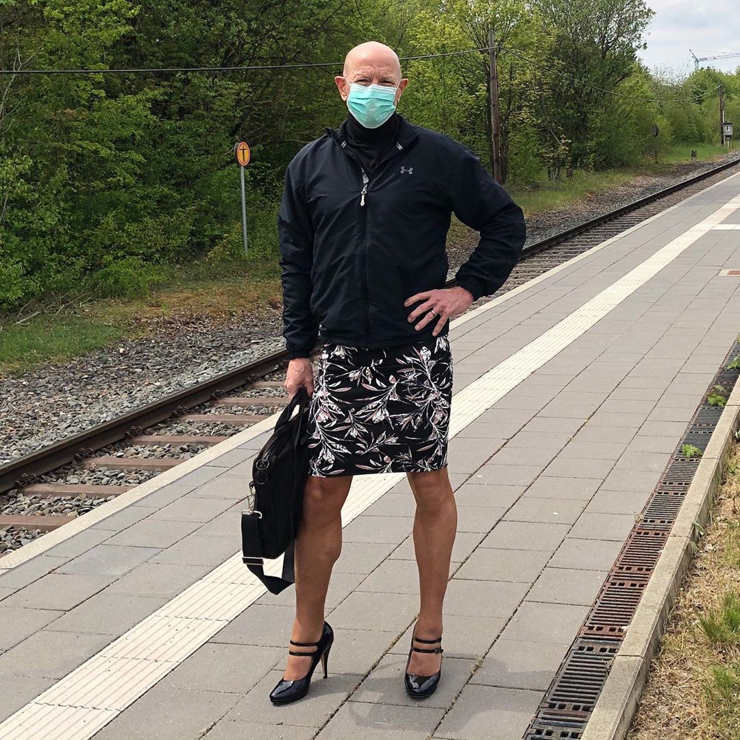 Mark Bryan, el señor que usa falda