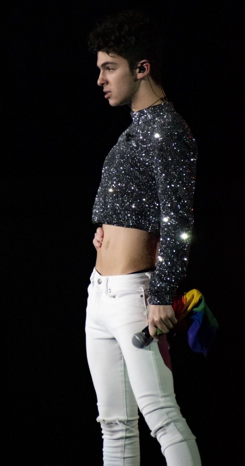 Joaquin Bondoni crop top concierto bandera