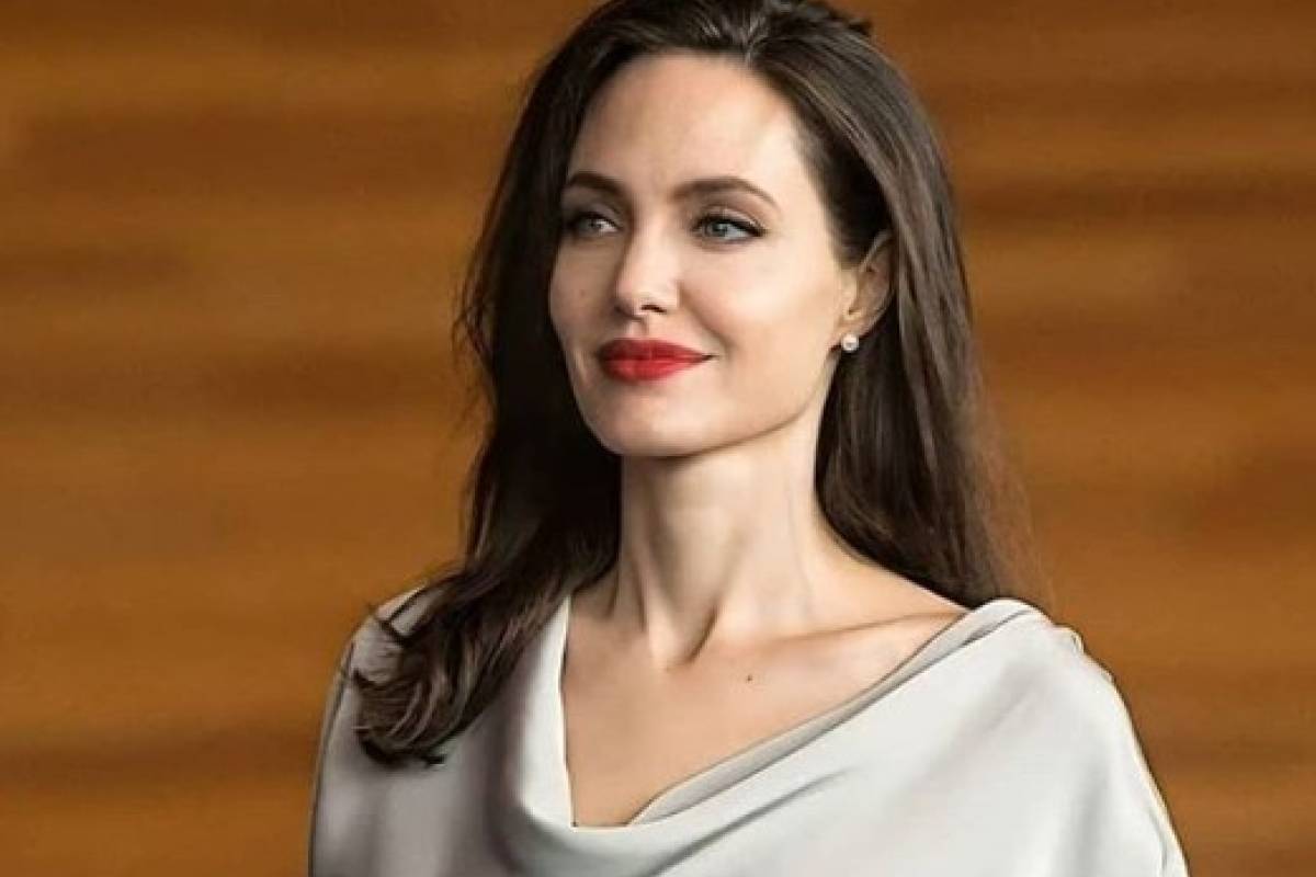 Angelina Jolie