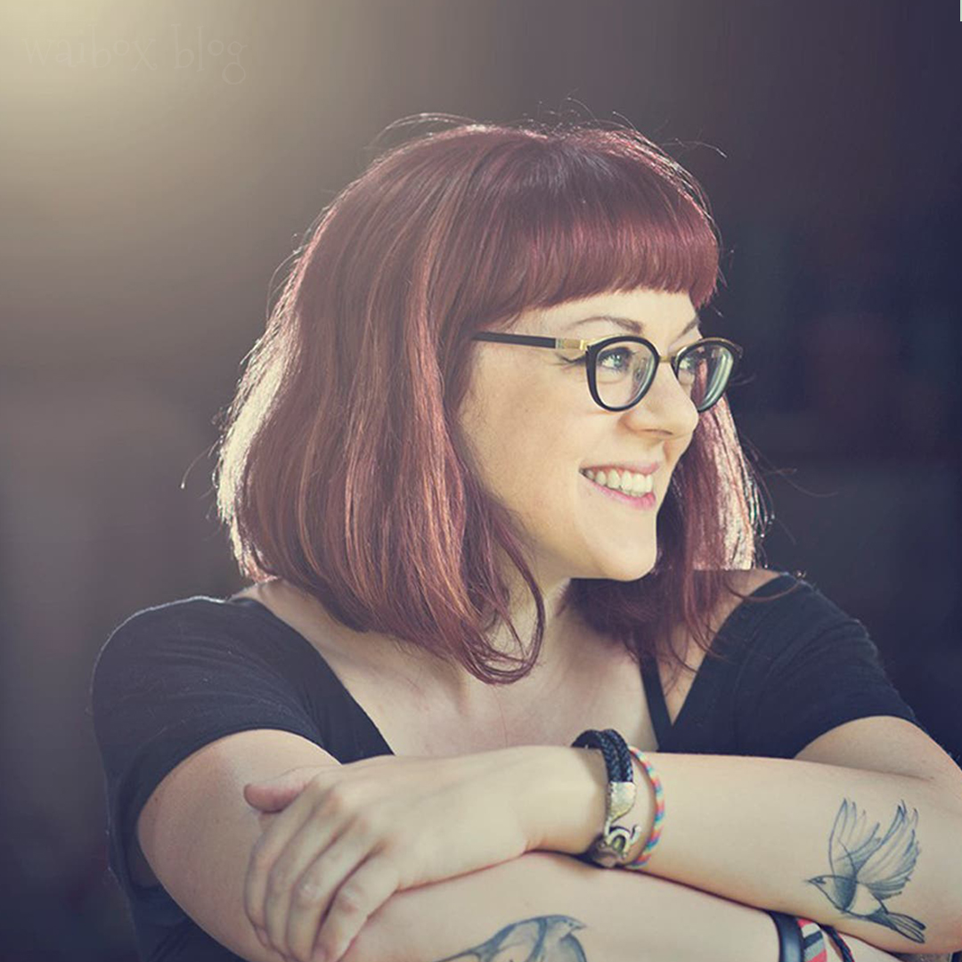 V.E. Schawbs, creadora de la serie que promete ser el Crepúsculo LGBT+