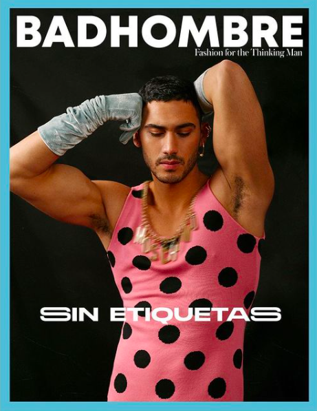 Alejandro Speitzer vestido fotos rosa lunares