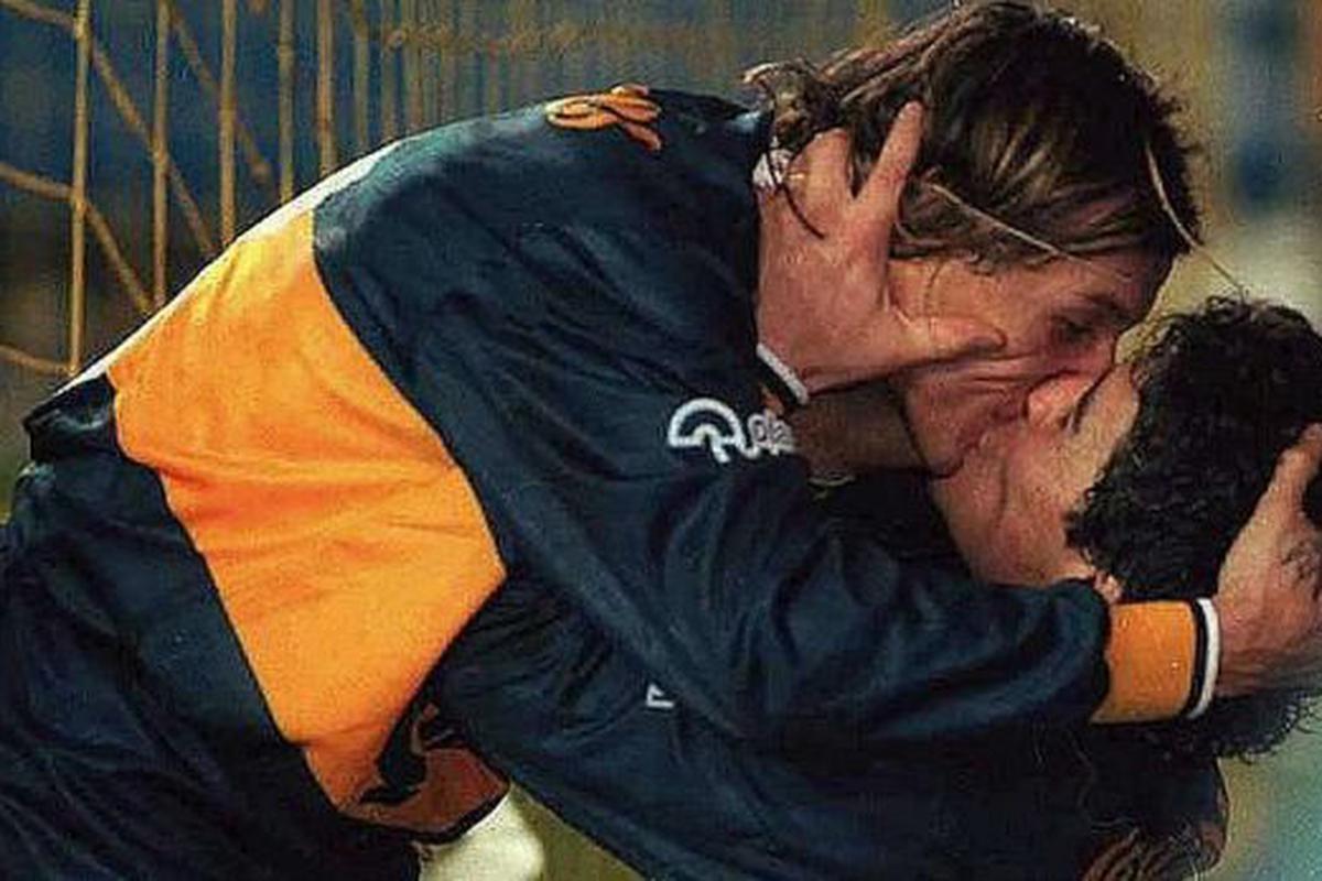 Momentos homoeróticos de Diego Maradona