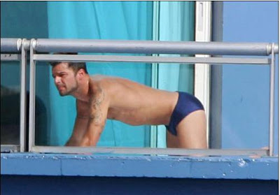 Ricky en speedo